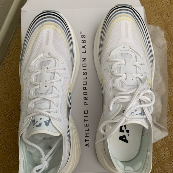 APL Streamline Striped Lace Up Sneakers - Picture 7 of 7